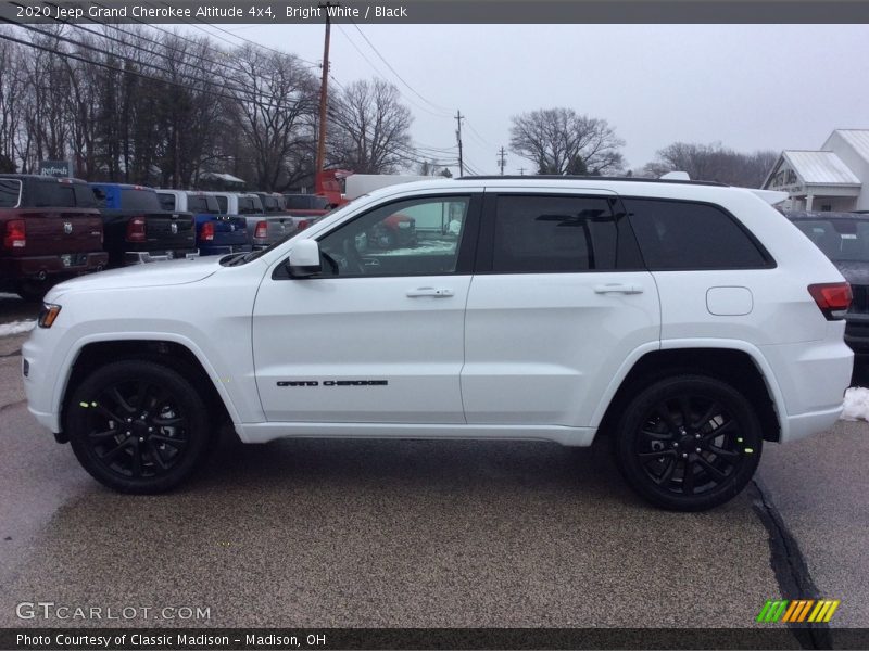Bright White / Black 2020 Jeep Grand Cherokee Altitude 4x4