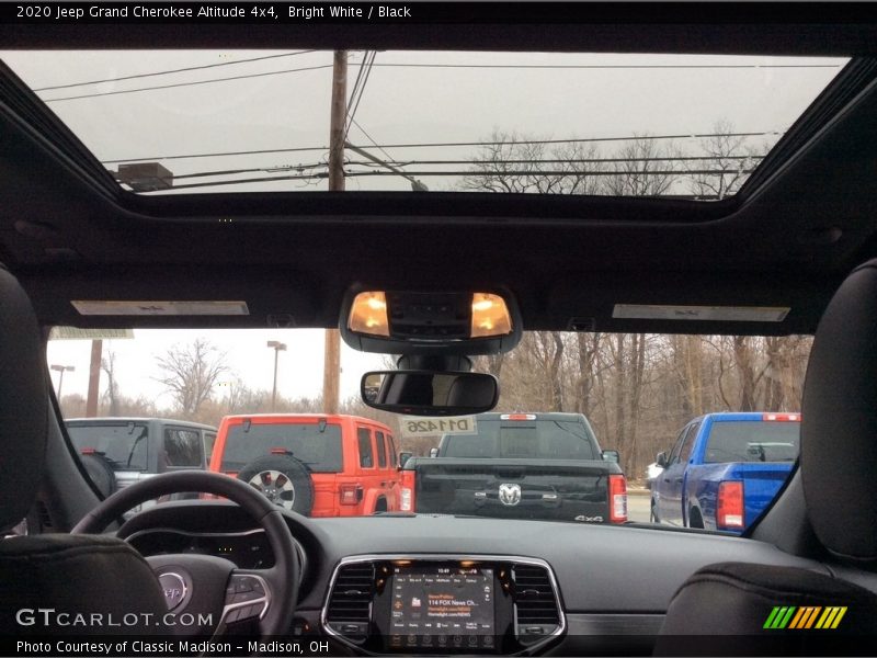 Bright White / Black 2020 Jeep Grand Cherokee Altitude 4x4