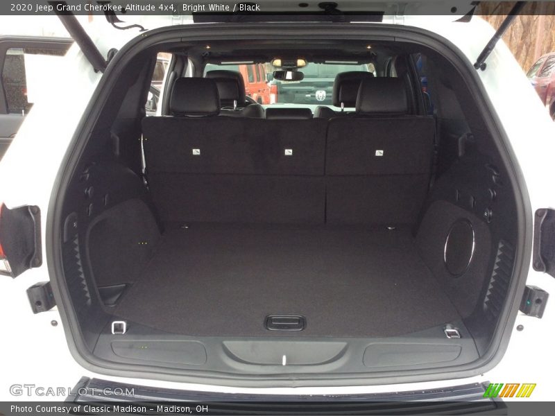 Bright White / Black 2020 Jeep Grand Cherokee Altitude 4x4