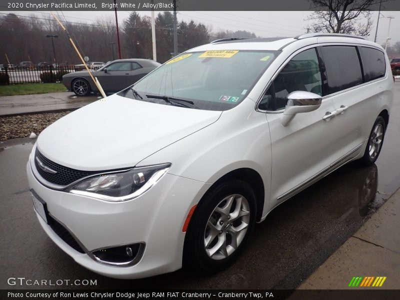 Bright White / Alloy/Black 2020 Chrysler Pacifica Limited