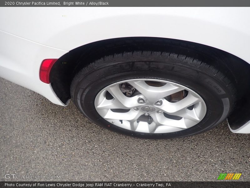 Bright White / Alloy/Black 2020 Chrysler Pacifica Limited