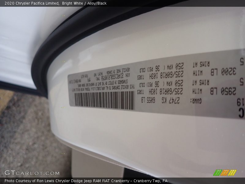 Bright White / Alloy/Black 2020 Chrysler Pacifica Limited