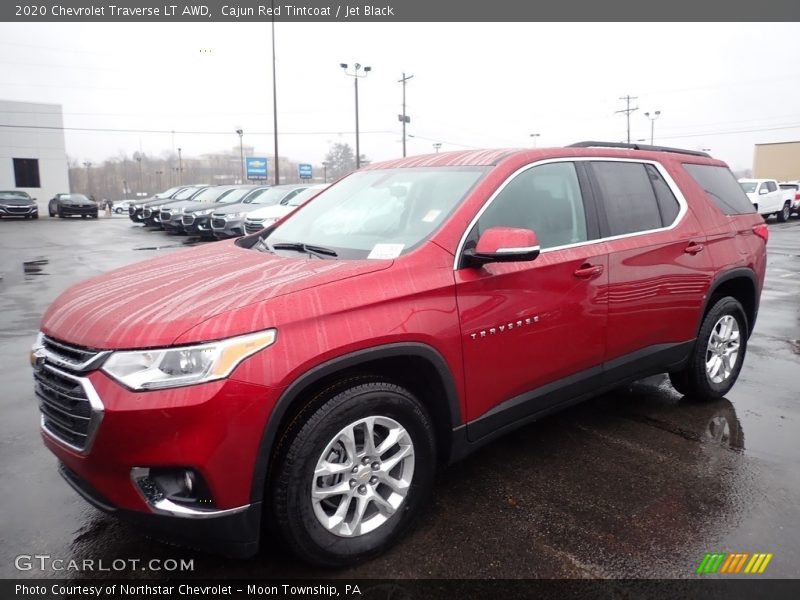 Front 3/4 View of 2020 Traverse LT AWD