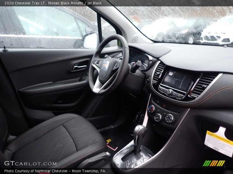 Mosaic Black Metallic / Jet Black 2020 Chevrolet Trax LT