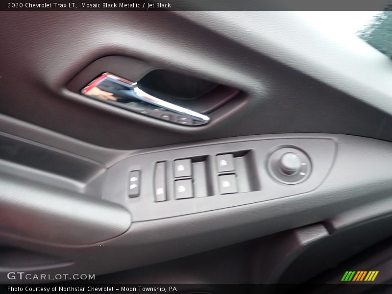 Mosaic Black Metallic / Jet Black 2020 Chevrolet Trax LT