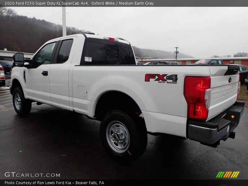 Oxford White / Medium Earth Gray 2020 Ford F250 Super Duty XL SuperCab 4x4