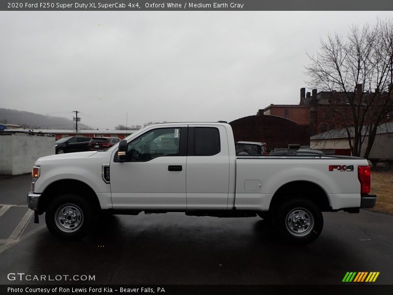Oxford White / Medium Earth Gray 2020 Ford F250 Super Duty XL SuperCab 4x4