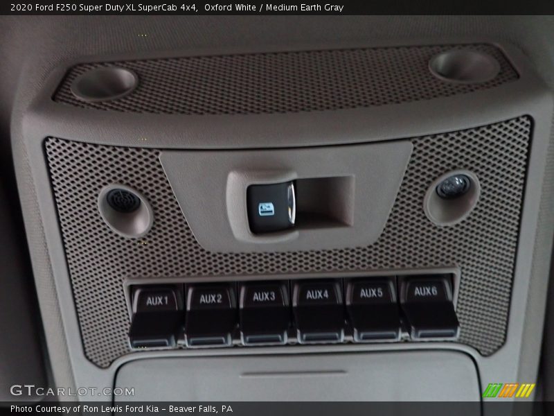 Oxford White / Medium Earth Gray 2020 Ford F250 Super Duty XL SuperCab 4x4