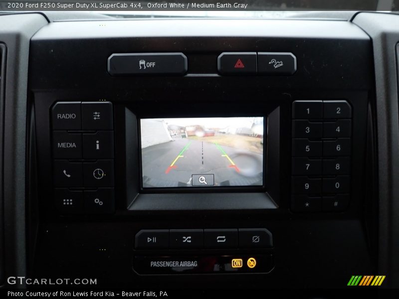 Oxford White / Medium Earth Gray 2020 Ford F250 Super Duty XL SuperCab 4x4