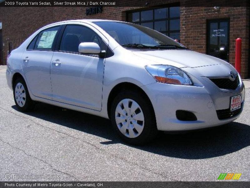 Silver Streak Mica / Dark Charcoal 2009 Toyota Yaris Sedan