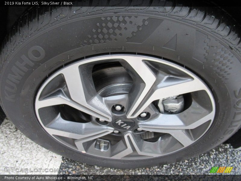 Silky Silver / Black 2019 Kia Forte LXS