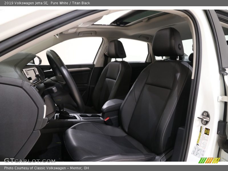 Pure White / Titan Black 2019 Volkswagen Jetta SE