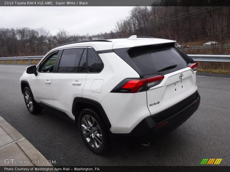 Super White / Black 2019 Toyota RAV4 XLE AWD