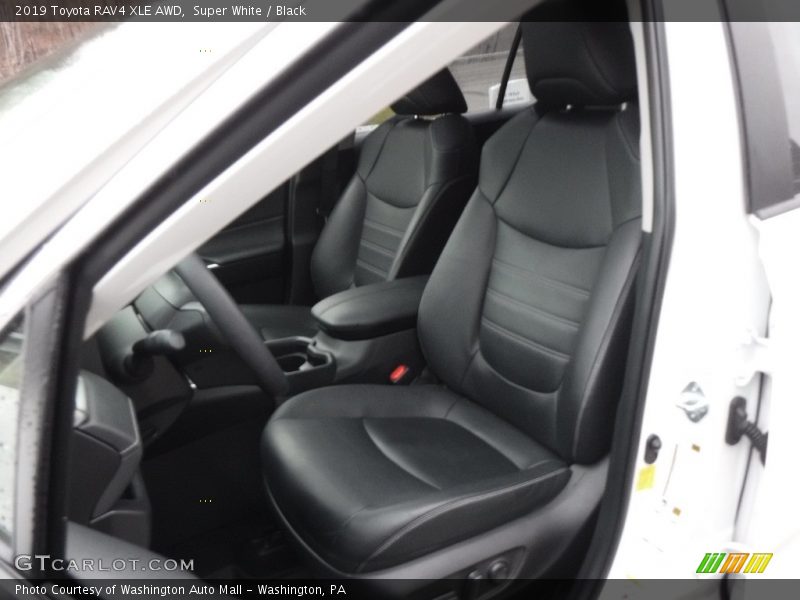 Super White / Black 2019 Toyota RAV4 XLE AWD