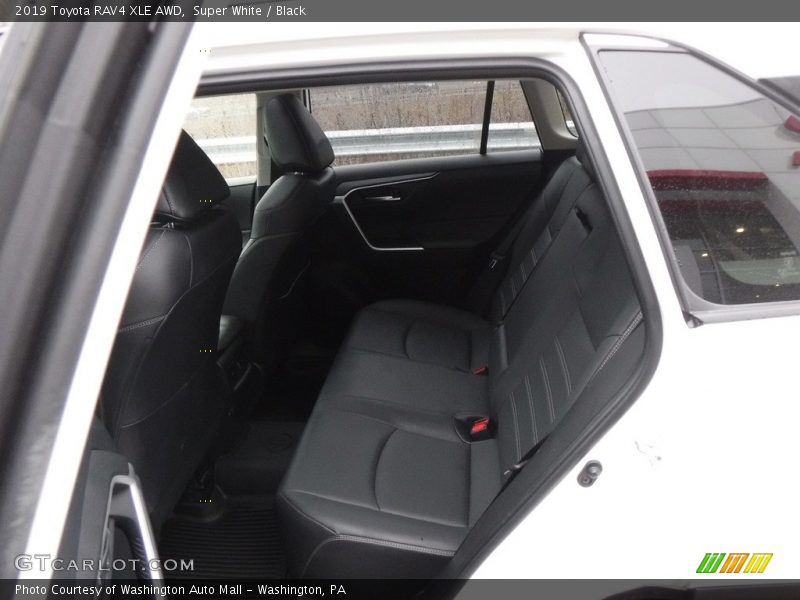 Super White / Black 2019 Toyota RAV4 XLE AWD