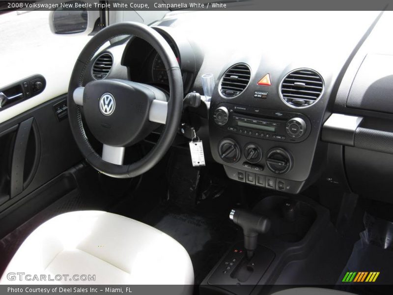 Campanella White / White 2008 Volkswagen New Beetle Triple White Coupe