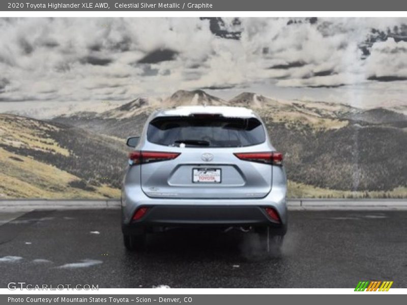 Celestial Silver Metallic / Graphite 2020 Toyota Highlander XLE AWD