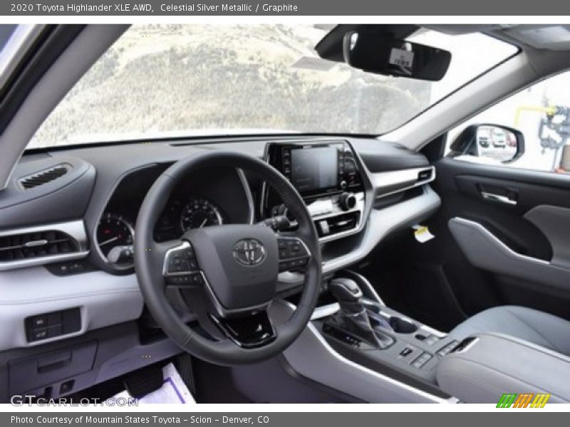 Celestial Silver Metallic / Graphite 2020 Toyota Highlander XLE AWD
