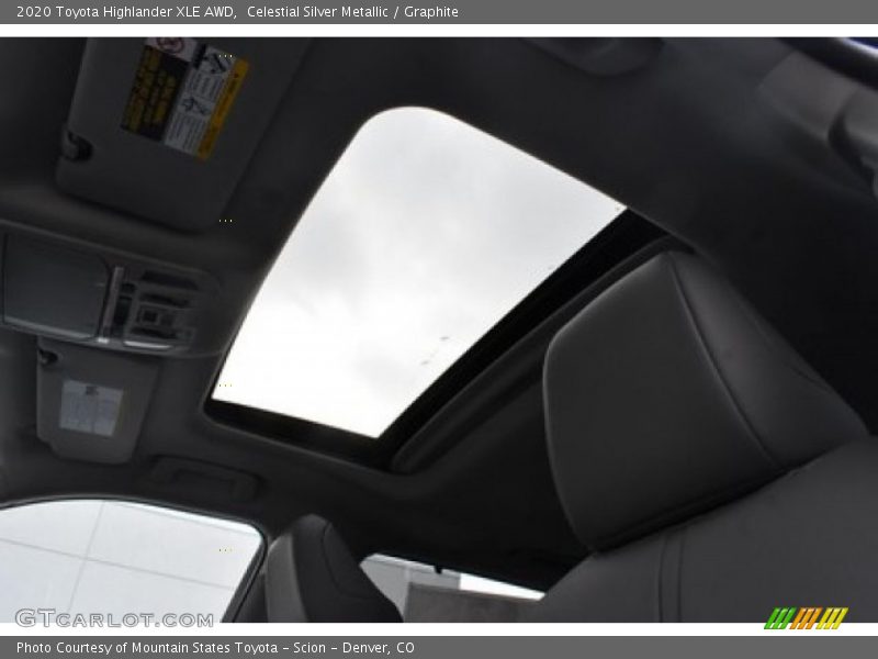 Celestial Silver Metallic / Graphite 2020 Toyota Highlander XLE AWD