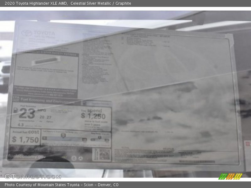 Celestial Silver Metallic / Graphite 2020 Toyota Highlander XLE AWD