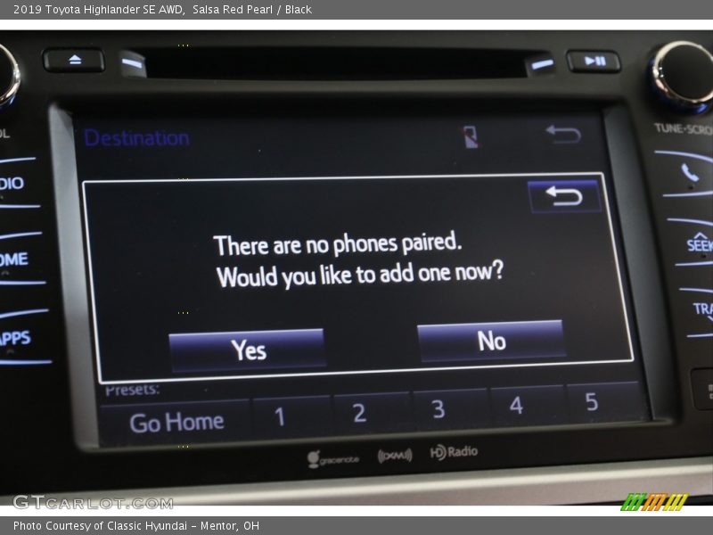 Salsa Red Pearl / Black 2019 Toyota Highlander SE AWD