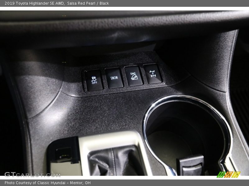 Salsa Red Pearl / Black 2019 Toyota Highlander SE AWD