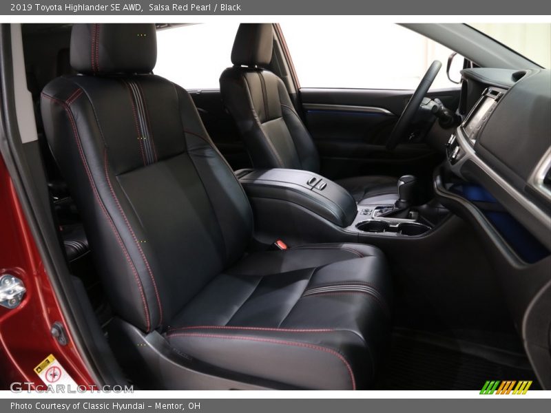Salsa Red Pearl / Black 2019 Toyota Highlander SE AWD
