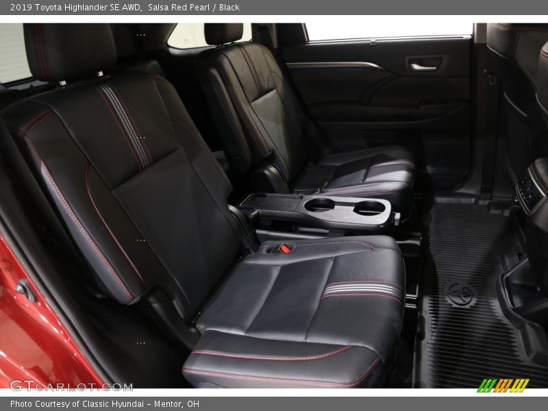 Salsa Red Pearl / Black 2019 Toyota Highlander SE AWD