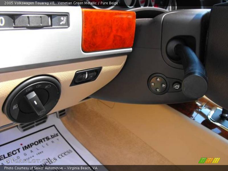 Venetian Green Metallic / Pure Beige 2005 Volkswagen Touareg V8