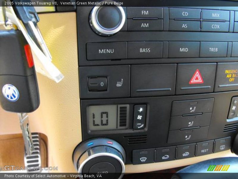 Venetian Green Metallic / Pure Beige 2005 Volkswagen Touareg V8