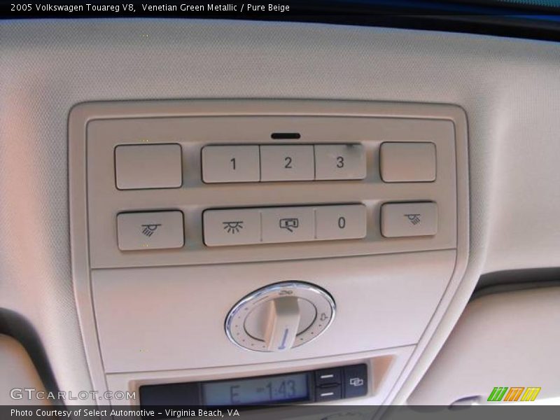 Venetian Green Metallic / Pure Beige 2005 Volkswagen Touareg V8