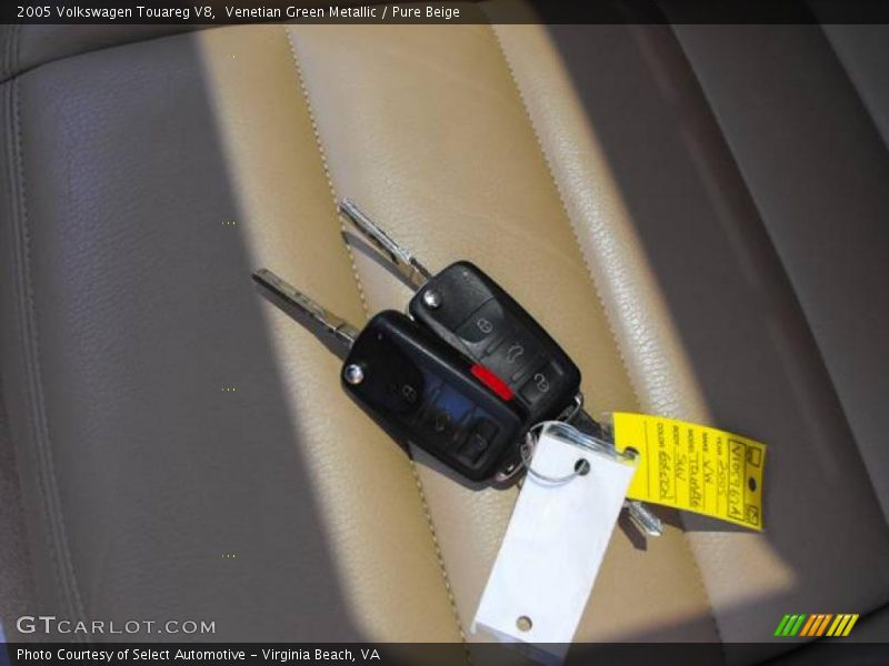 Venetian Green Metallic / Pure Beige 2005 Volkswagen Touareg V8