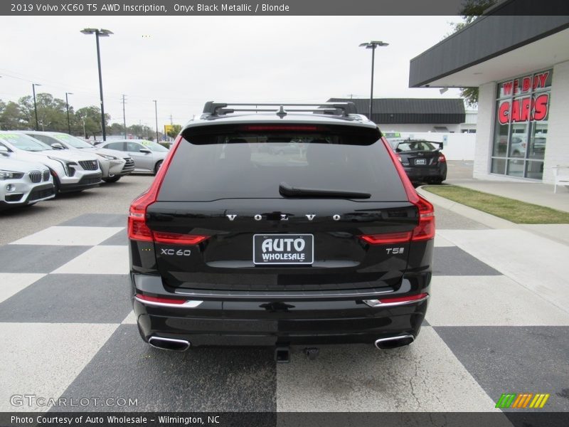 Onyx Black Metallic / Blonde 2019 Volvo XC60 T5 AWD Inscription