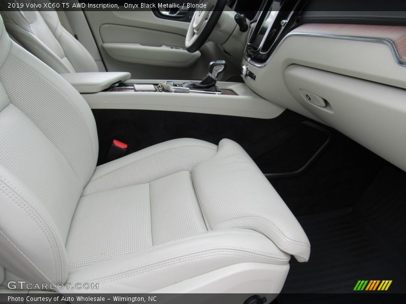 Front Seat of 2019 XC60 T5 AWD Inscription
