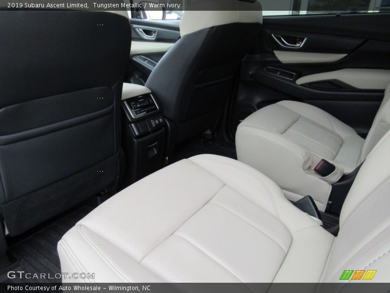 Tungsten Metallic / Warm Ivory 2019 Subaru Ascent Limited