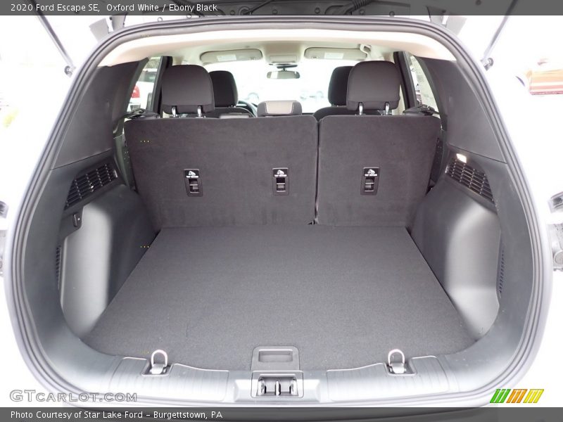  2020 Escape SE Trunk