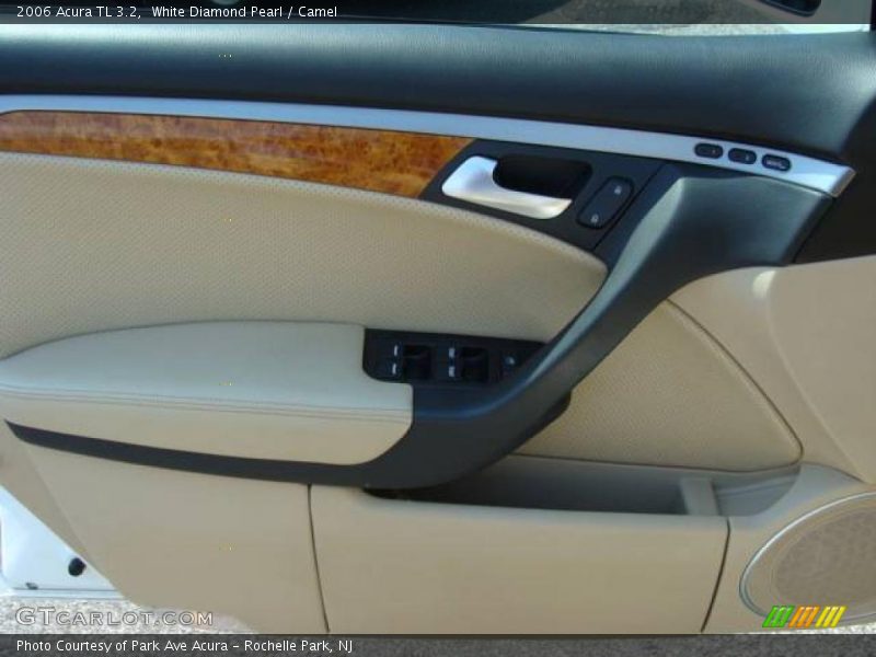 White Diamond Pearl / Camel 2006 Acura TL 3.2