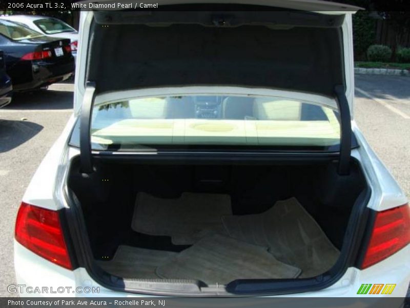 White Diamond Pearl / Camel 2006 Acura TL 3.2