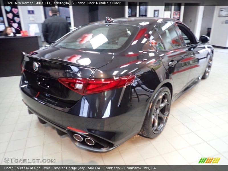 Vulcano Black Metallic / Black 2020 Alfa Romeo Giulia TI Quadrifoglio