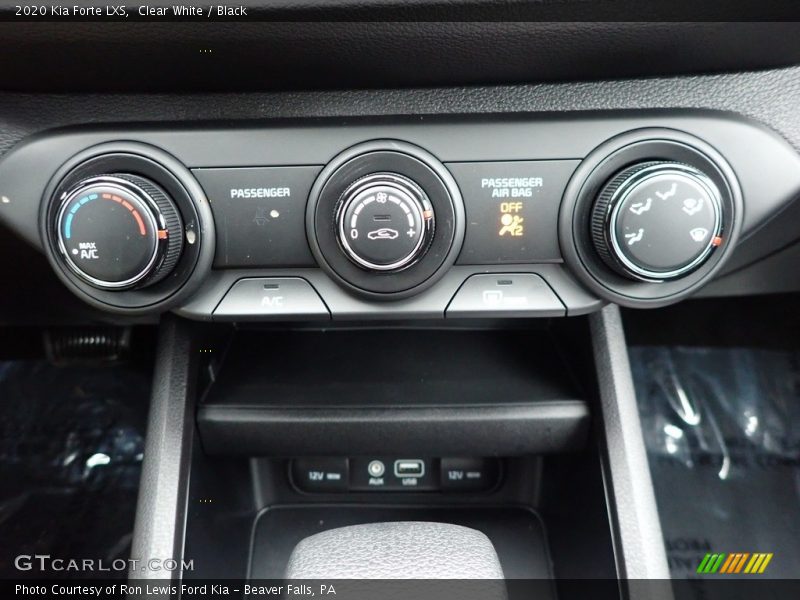 Clear White / Black 2020 Kia Forte LXS