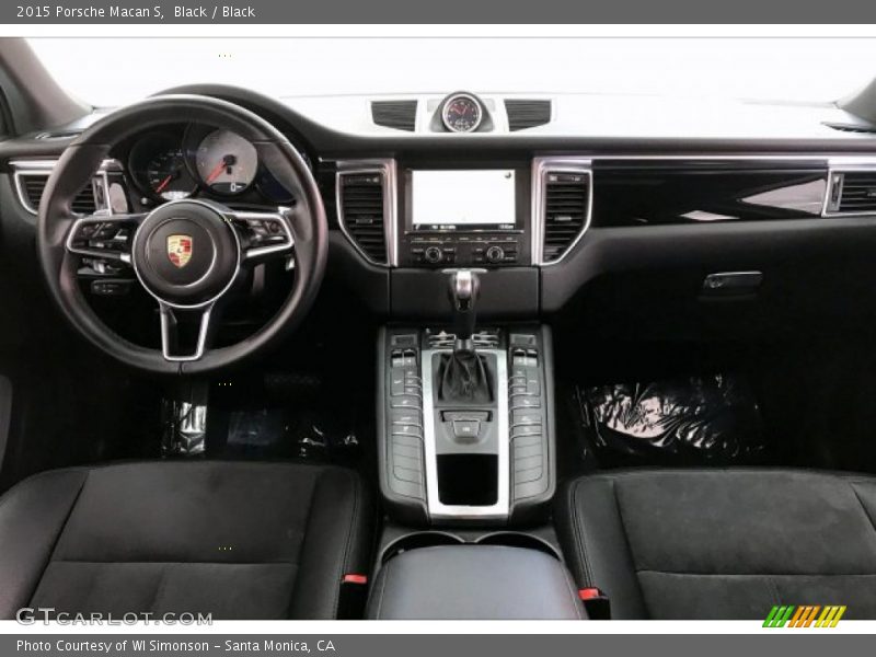 Dashboard of 2015 Macan S
