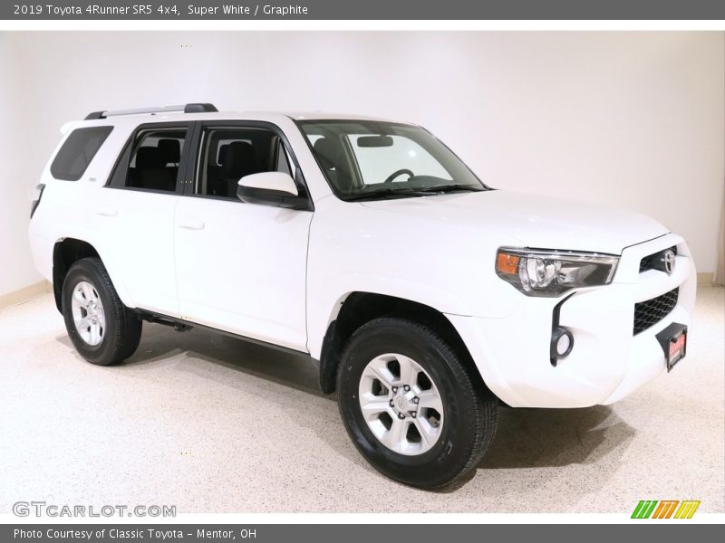 Super White / Graphite 2019 Toyota 4Runner SR5 4x4