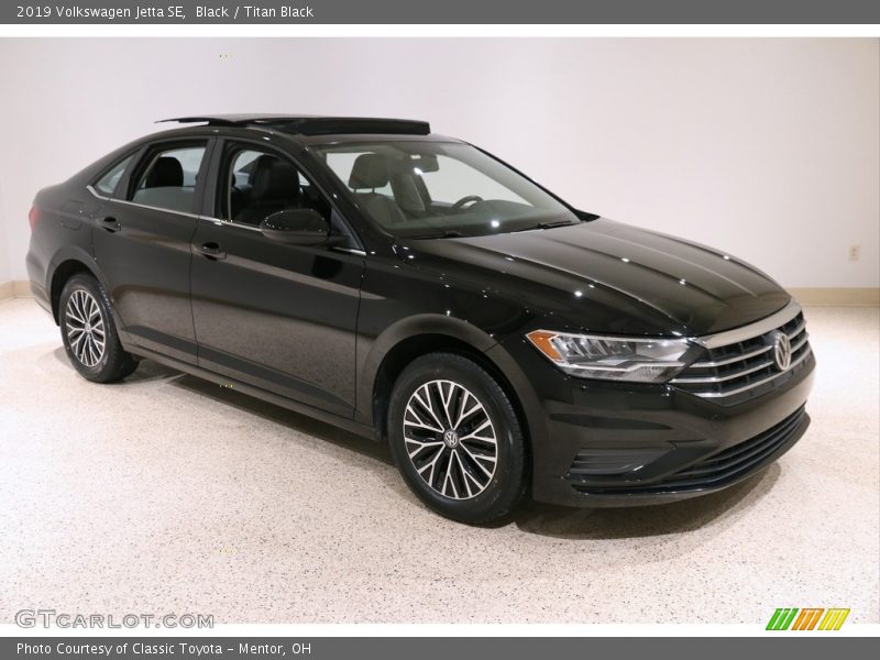 Front 3/4 View of 2019 Jetta SE