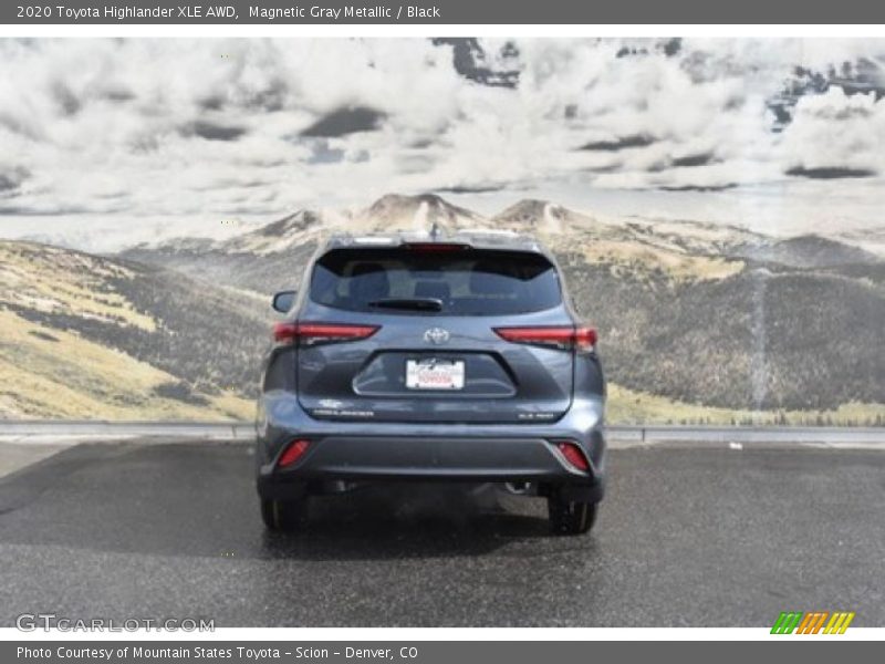 Magnetic Gray Metallic / Black 2020 Toyota Highlander XLE AWD