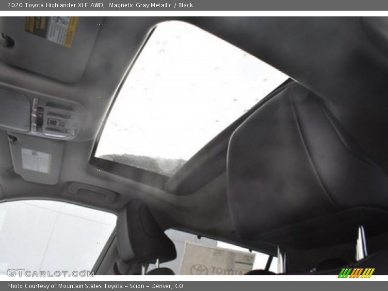 Magnetic Gray Metallic / Black 2020 Toyota Highlander XLE AWD