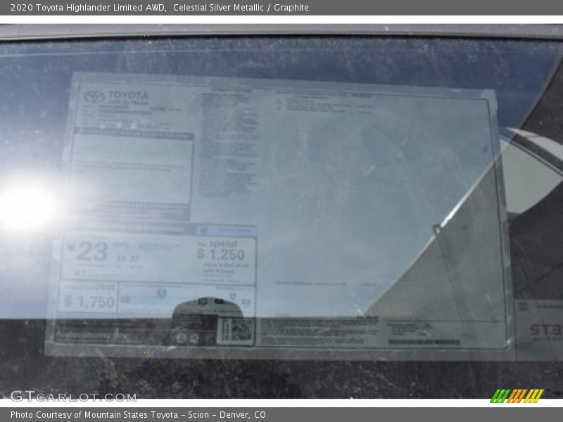Celestial Silver Metallic / Graphite 2020 Toyota Highlander Limited AWD