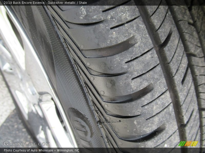 Quicksilver Metallic / Shale 2019 Buick Encore Essence