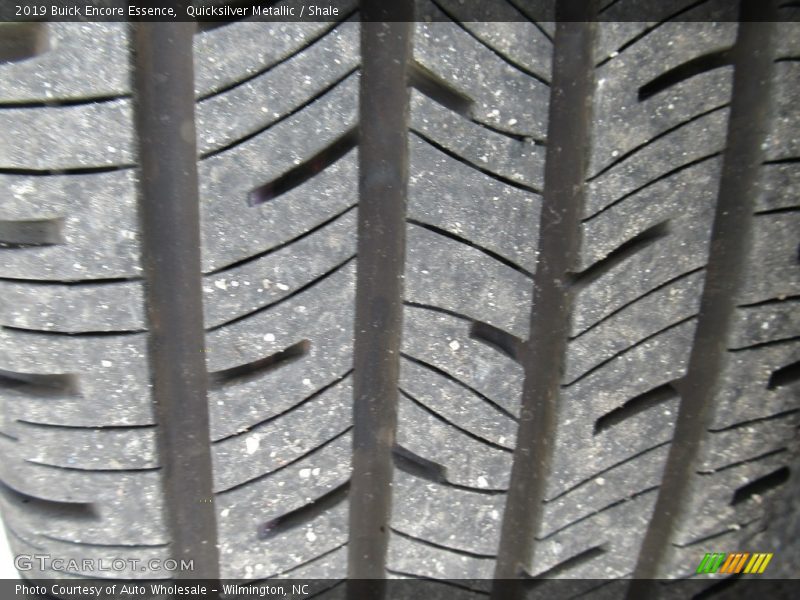 Quicksilver Metallic / Shale 2019 Buick Encore Essence