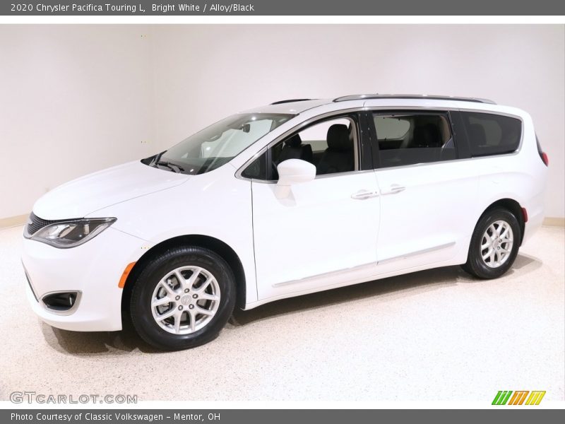 Bright White / Alloy/Black 2020 Chrysler Pacifica Touring L