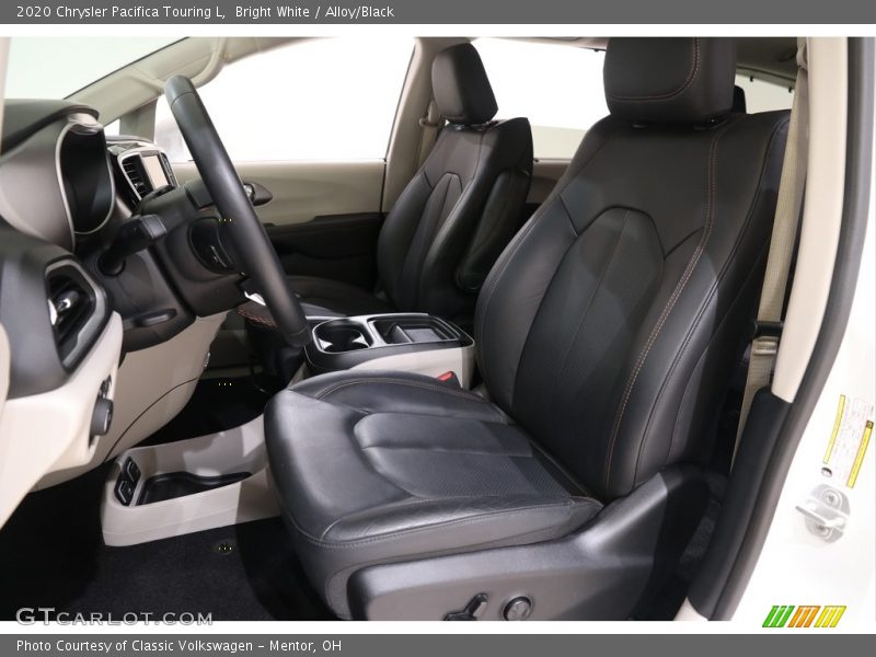 Bright White / Alloy/Black 2020 Chrysler Pacifica Touring L